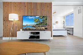 Ocean View 1BR at Ilikai Marina