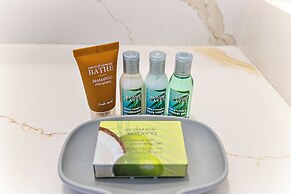 Ocean View 1BR at Ilikai Marina