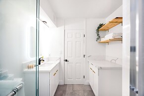 Ocean View 1BR at Ilikai Marina