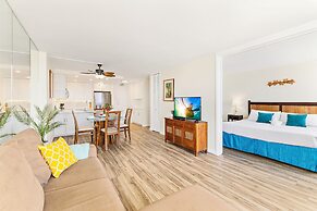 Ocean View 1BR at Ilikai Marina