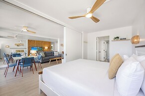 Ocean View 1BR at Ilikai Marina