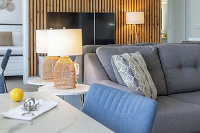 Ocean View 1BR at Ilikai Marina