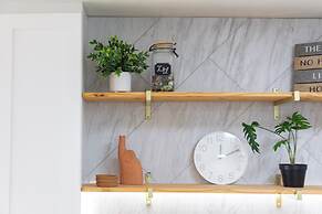 Ocean View 1BR at Ilikai Marina