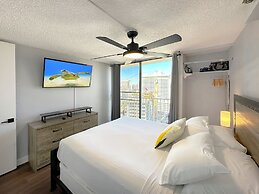 Pacific Monarch - 1 BR - Ocean & City Views