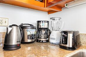 Pacific Monarch - 1 BR - Ocean & City Views