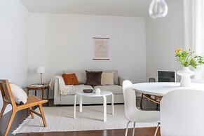 1br with Private Sauna and Balcony