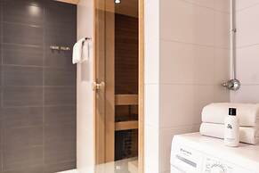 1br with Private Sauna and Balcony