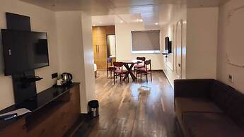 HOTEL ELARA
