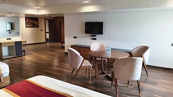 HOTEL ELARA