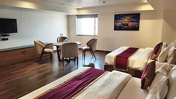 HOTEL ELARA