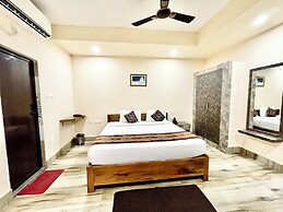 Hotel Silicon - near Sea beach & Temple