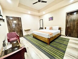 Hotel Silicon - near Sea beach & Temple