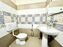 Hotel Silicon - near Sea beach & Temple