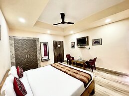 Hotel Silicon - near Sea beach & Temple