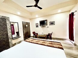 Hotel Silicon - near Sea beach & Temple