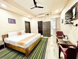 Hotel Silicon - near Sea beach & Temple