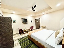 Hotel Silicon - near Sea beach & Temple