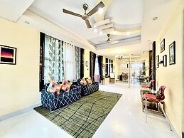 Hotel Silicon - near Sea beach & Temple