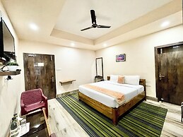 Hotel Silicon - near Sea beach & Temple