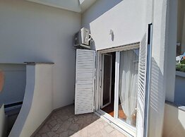 Sea View Apartment Povljana