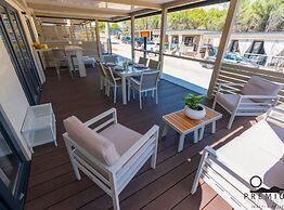 Charming Two-bedroom Mobile Homes Drage