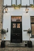 The Burgundy - Boutique B&B