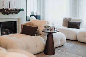 The Burgundy - Boutique B&B