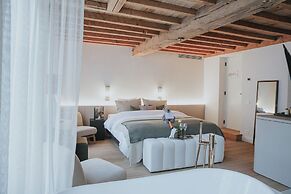 The Burgundy - Boutique B&B