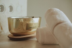 The Burgundy - Boutique B&B