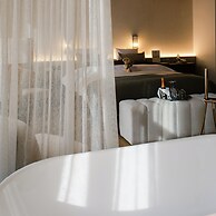 The Burgundy - Boutique B&B