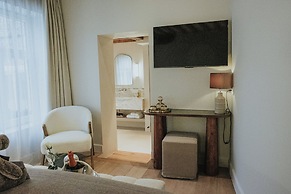 The Burgundy - Boutique B&B