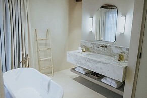 The Burgundy - Boutique B&B