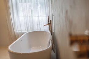 The Burgundy - Boutique B&B