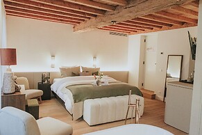 The Burgundy - Boutique B&B