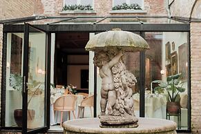 The Burgundy - Boutique B&B