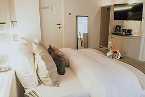 The Burgundy - Boutique B&B