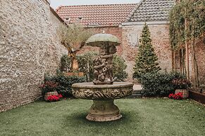 The Burgundy - Boutique B&B