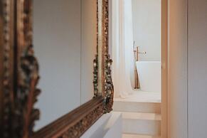 The Burgundy - Boutique B&B