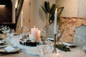 The Burgundy - Boutique B&B