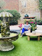 The Burgundy - Boutique B&B