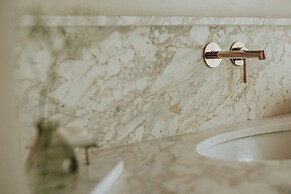 The Burgundy - Boutique B&B