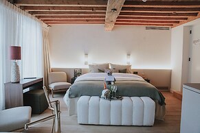 The Burgundy - Boutique B&B