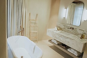 The Burgundy - Boutique B&B