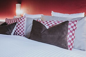 The Burgundy - Boutique B&B