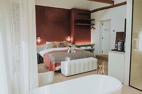 The Burgundy - Boutique B&B