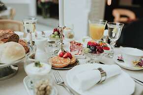 The Burgundy - Boutique B&B