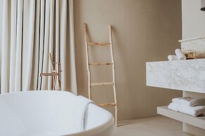 The Burgundy - Boutique B&B