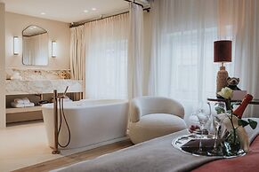 The Burgundy - Boutique B&B