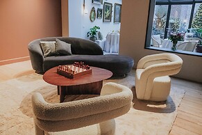 The Burgundy - Boutique B&B