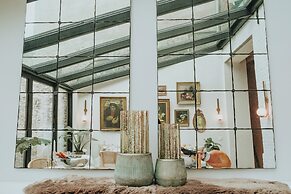 The Burgundy - Boutique B&B